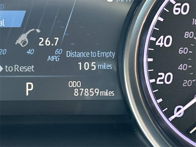 Used 2018 Toyota Camry XLE image 32