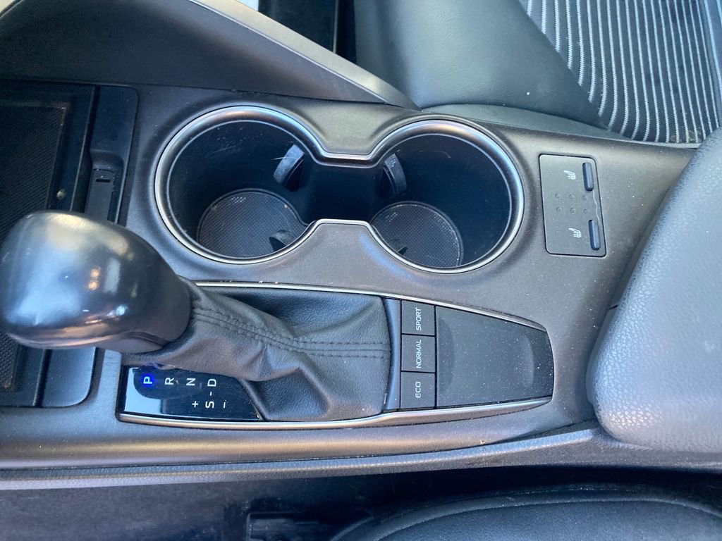 Used 2022 Toyota Camry SE image 30