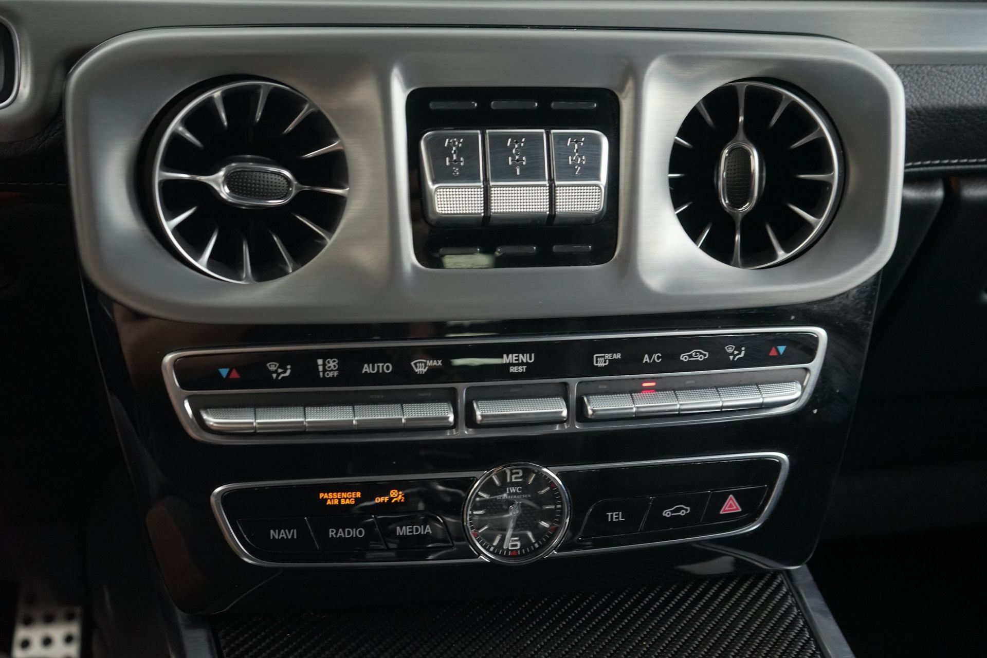 Used 2024 Mercedes-Benz G 63 AMG 4MATIC w/ Seat Comfort Package image 16
