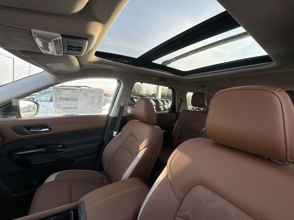 New 2026 Nissan Pathfinder Platinum AWD/4WD image 22