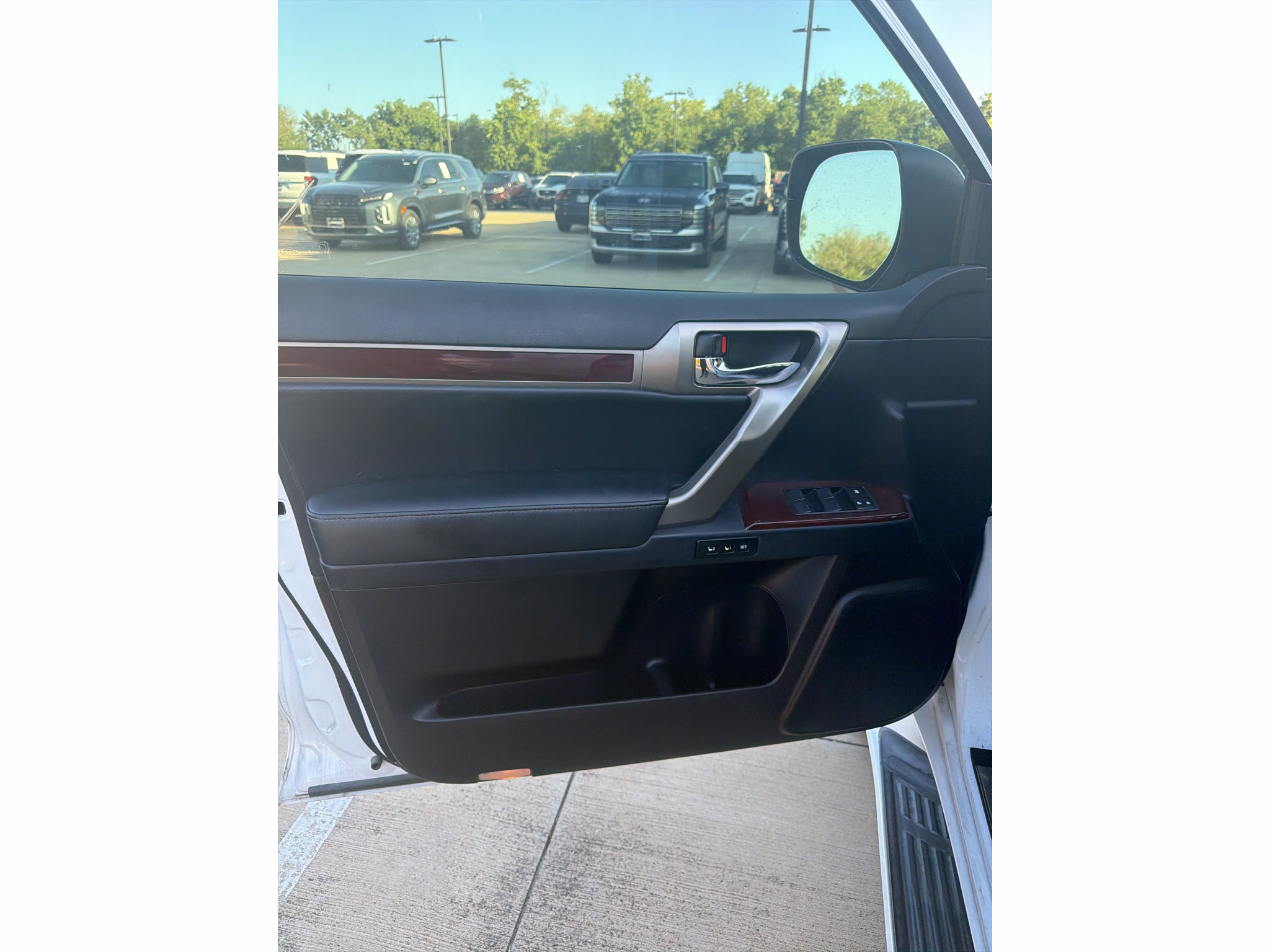 Used 2018 Lexus GX 460 Premium w/ Premium Package AWD/4WD image 25