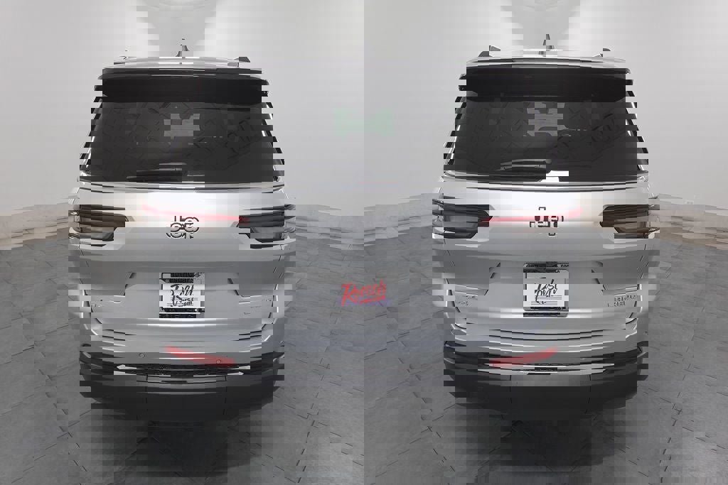 New 2025 Jeep Grand Cherokee L Laredo w/ Luxury Tech Group I image 4