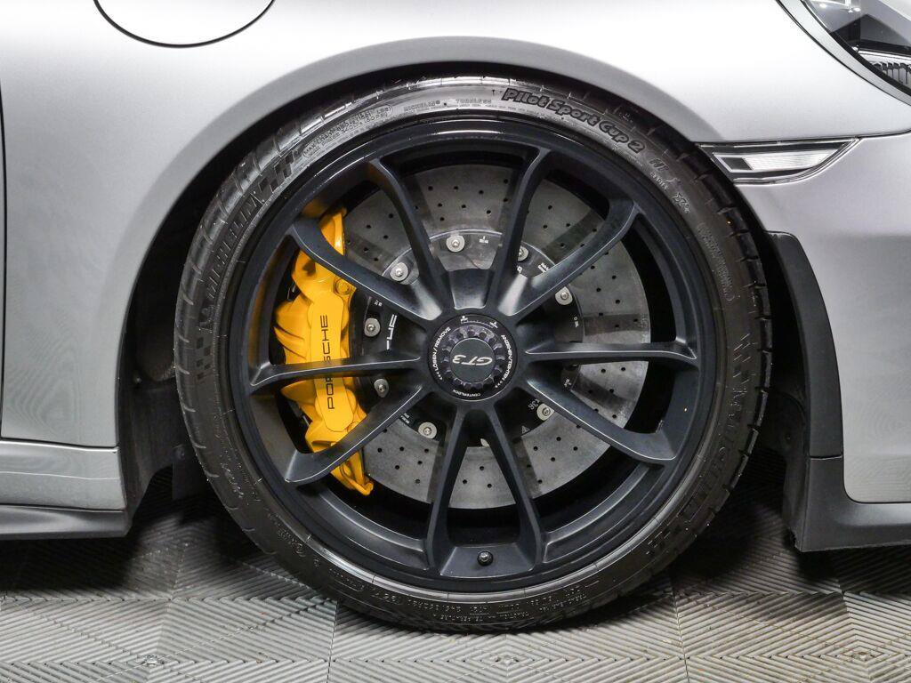 Used 2018 Porsche 911 GT3 RWD image 32