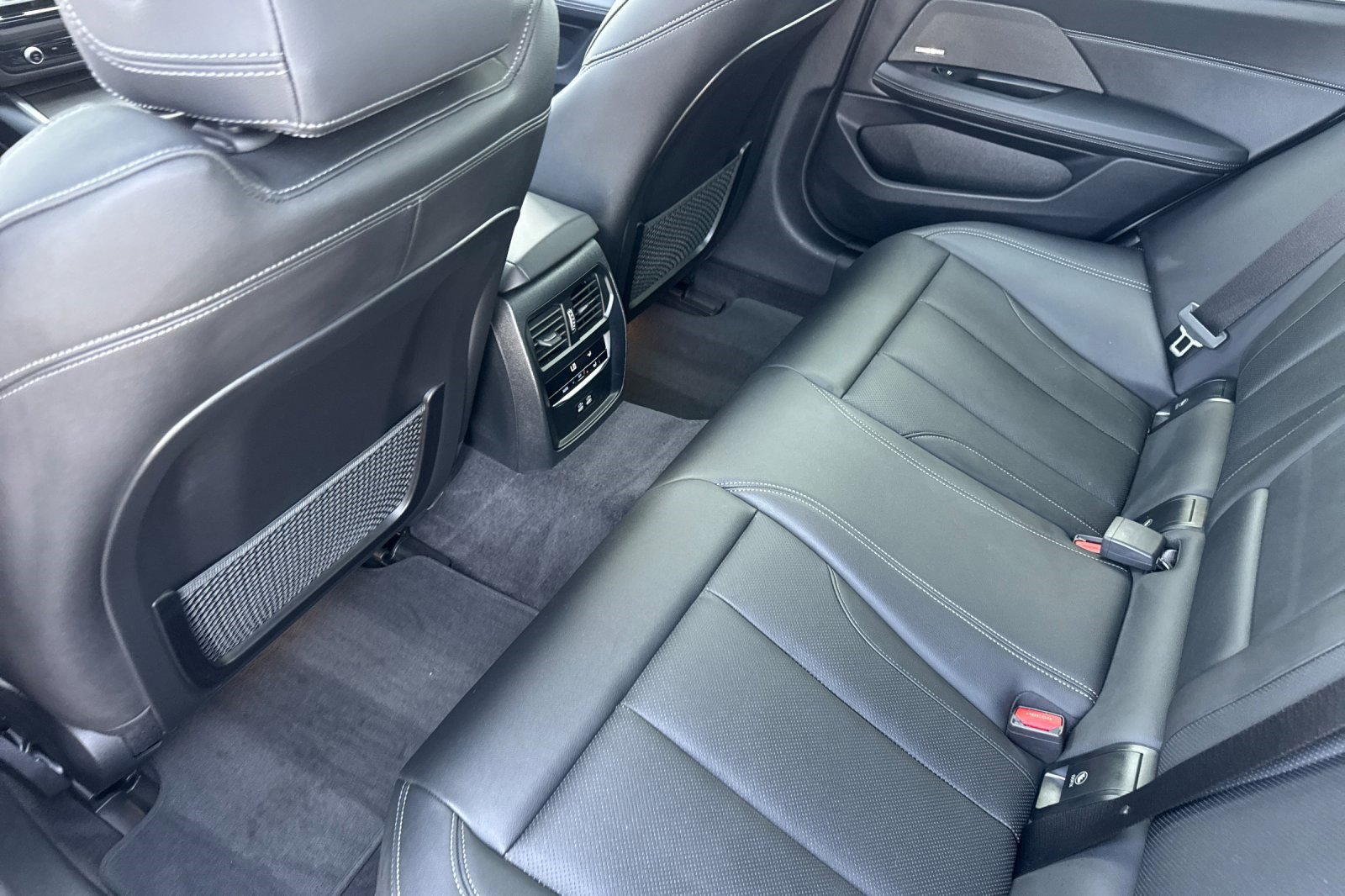 Used 2023 BMW i4 eDrive35 image 27