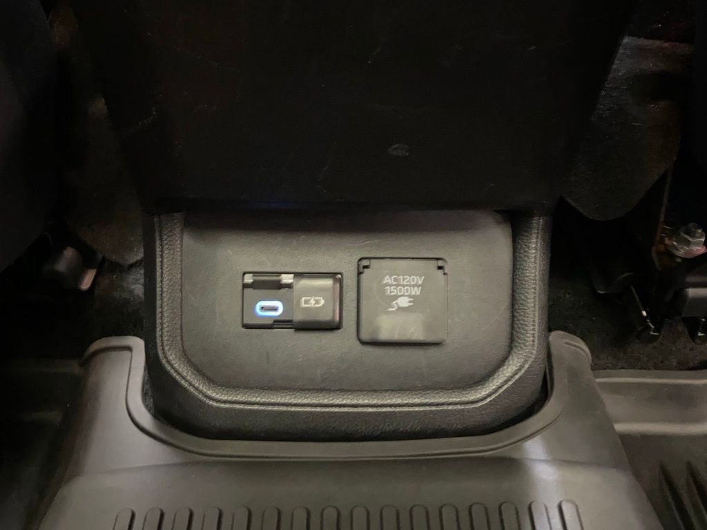 Used 2022 Toyota Highlander Platinum image 34