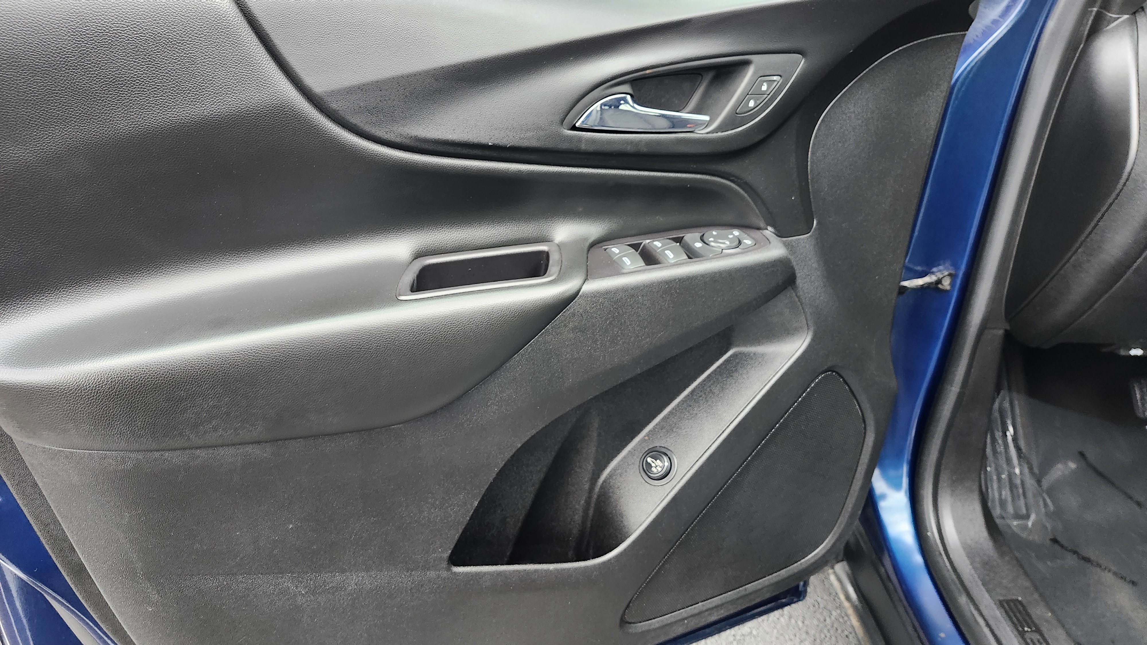 Used 2019 Chevrolet Equinox LT w/ Driver Convenience Package image 20