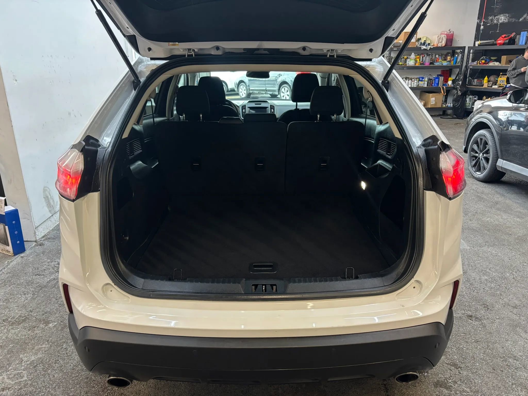 Used 2020 Ford Edge SE AWD/4WD image 25