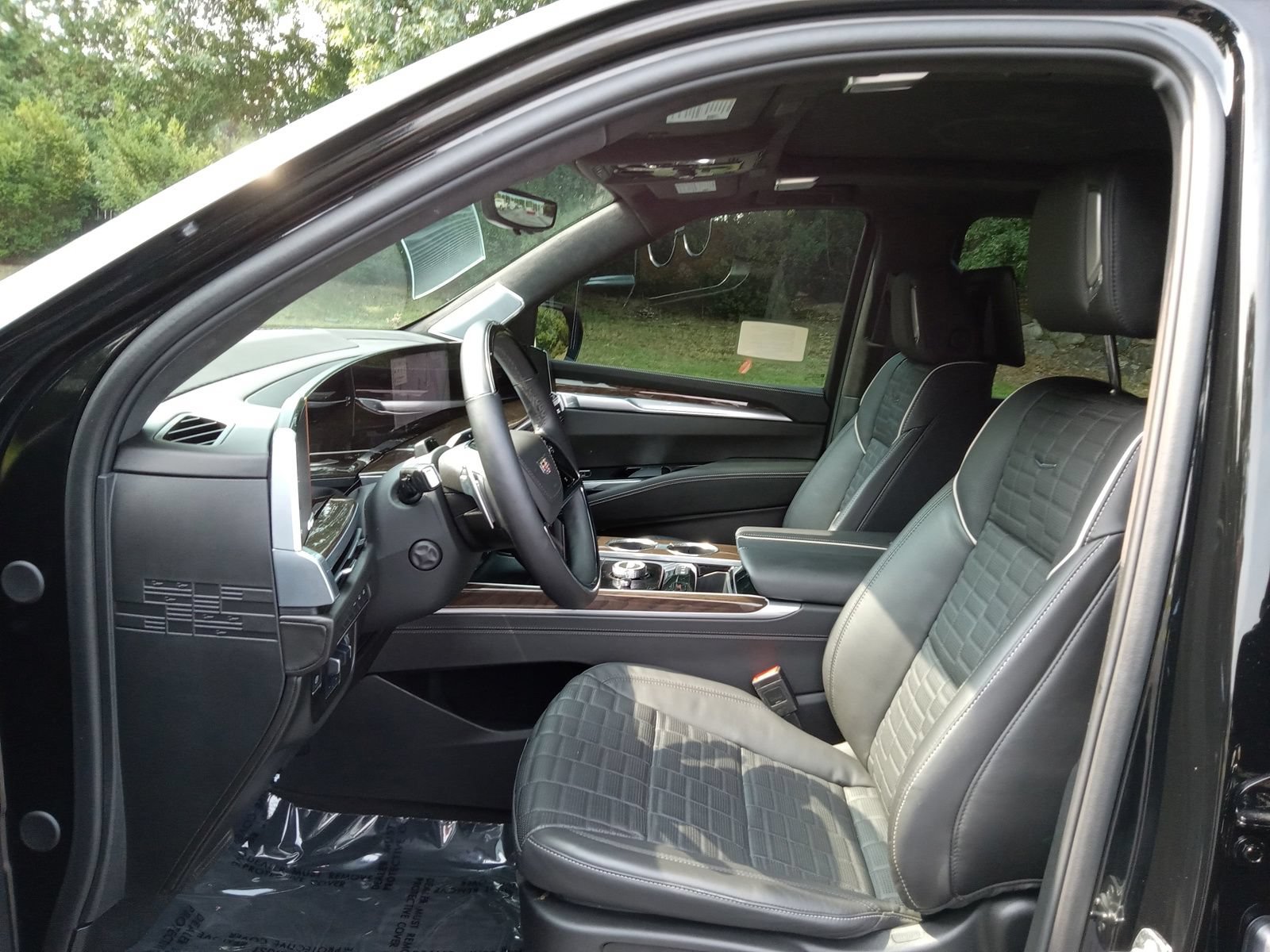 Used 2025 Cadillac Escalade ESV Sport Platinum AWD/4WD image 10