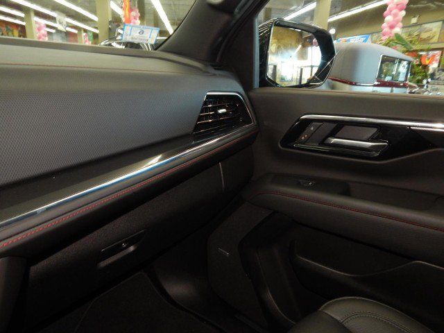 Used 2025 Chevrolet Suburban RST w/ Comfort Package image 25