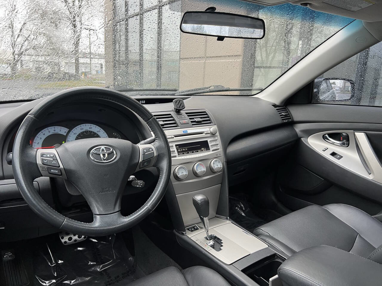 Used 2011 Toyota Camry SE w/ Sport Leather Pkg FWD image 14