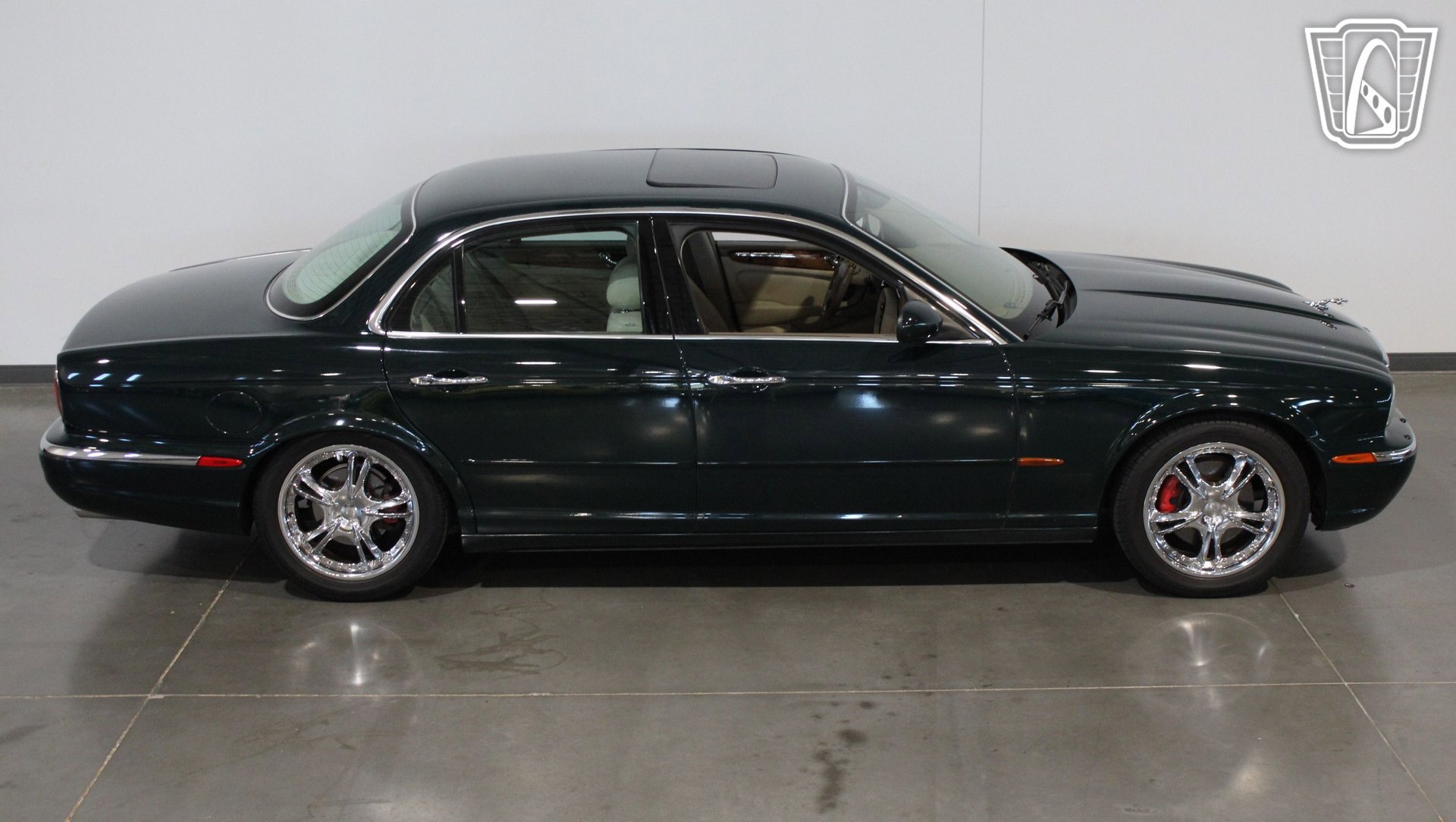 Used 2004 Jaguar XJ8 RWD image 7