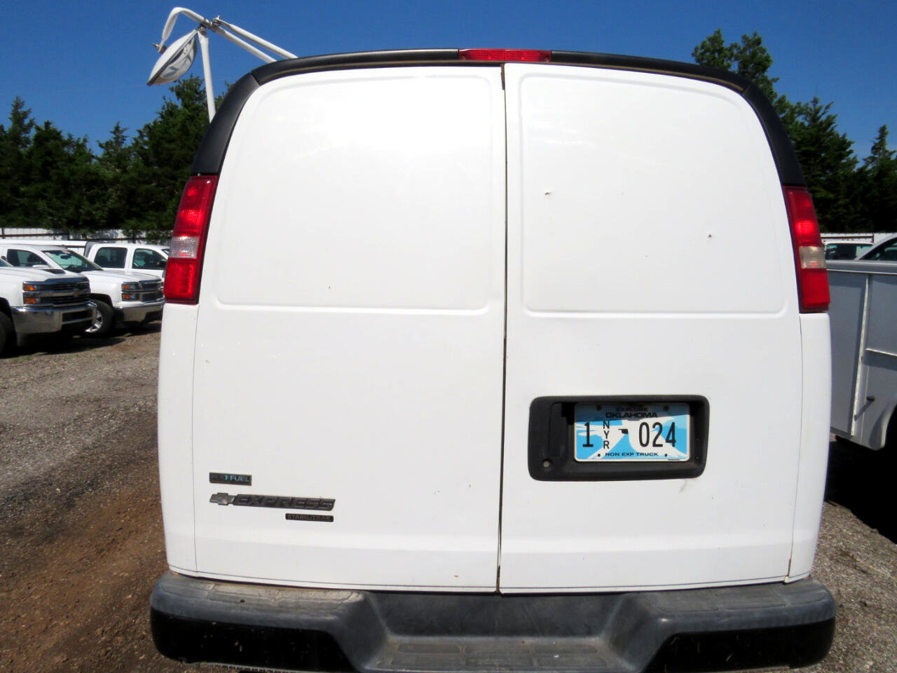 Used 2011 Chevrolet Express 2500 image 5