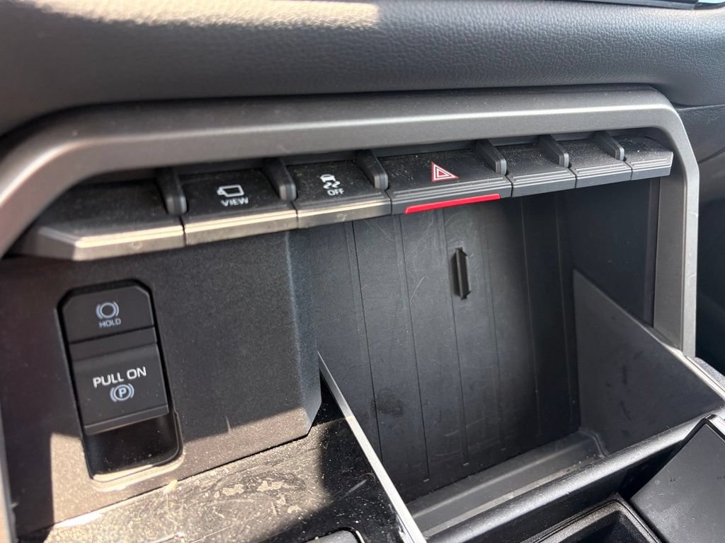 Used 2025 Toyota Sequoia SR5 AWD/4WD image 19