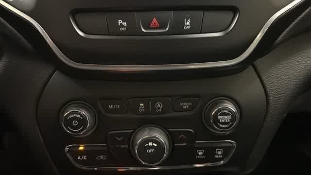 Used 2021 Jeep Cherokee Latitude Lux FWD image 20