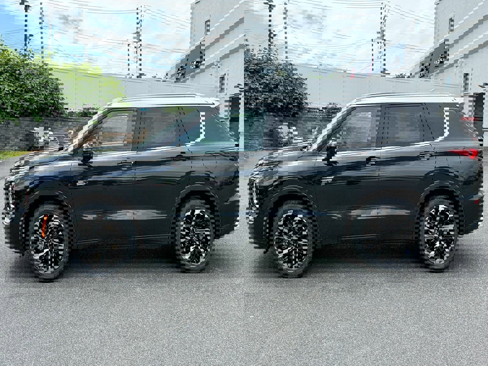 New 2025 Mitsubishi Outlander 4WD Plug-In Hybrid image 8