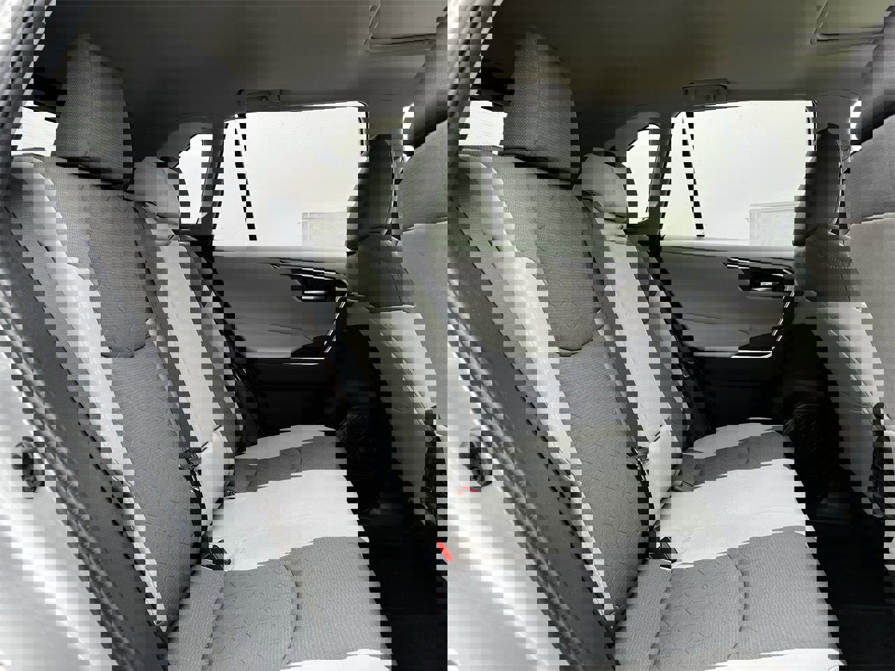 Used 2022 Toyota RAV4 XLE image 26