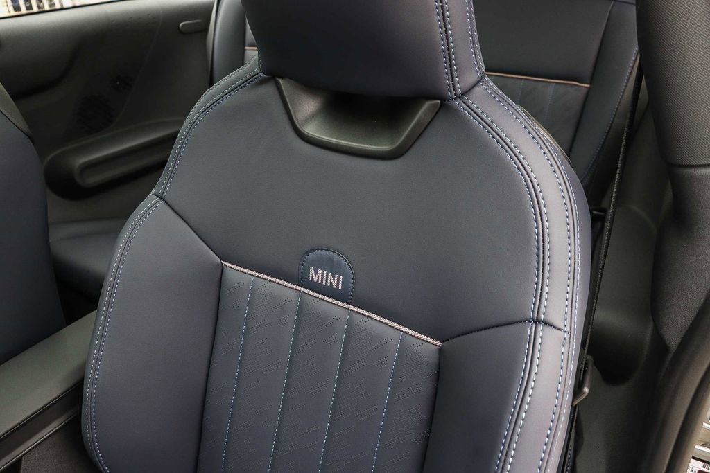 New 2026 MINI Cooper 2-Door Hardtop image 27