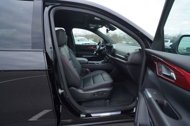 Used 2024 Chevrolet Traverse RS w/ LPO, Floor Liner Package image 20