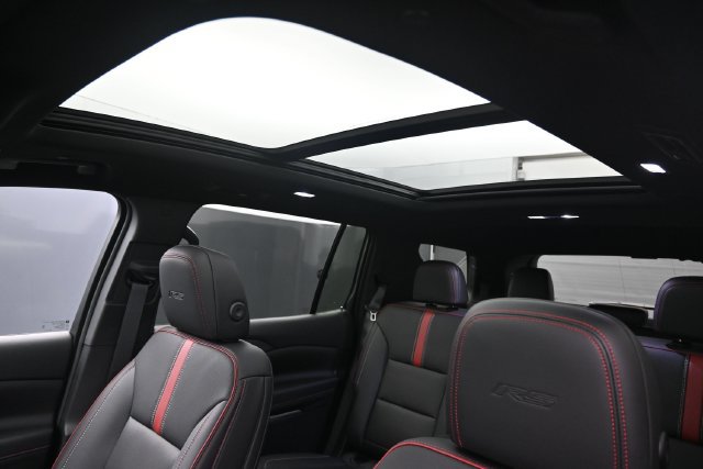 New 2027 Chevrolet Traverse RS AWD/4WD image 19