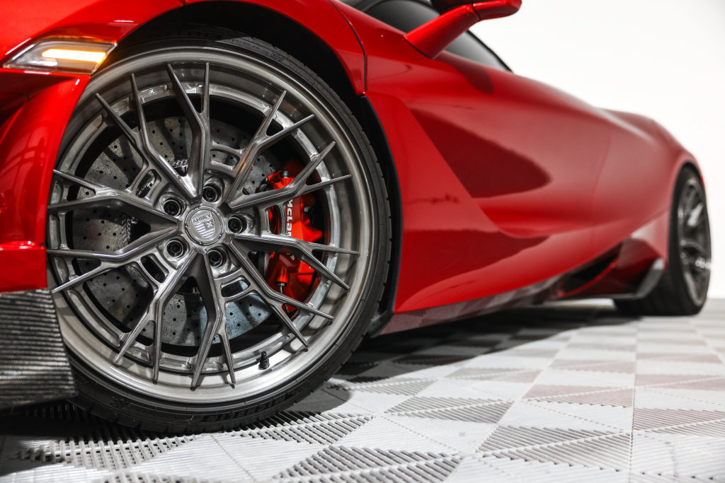 Used 2019 McLaren 720S Performance RWD image 13