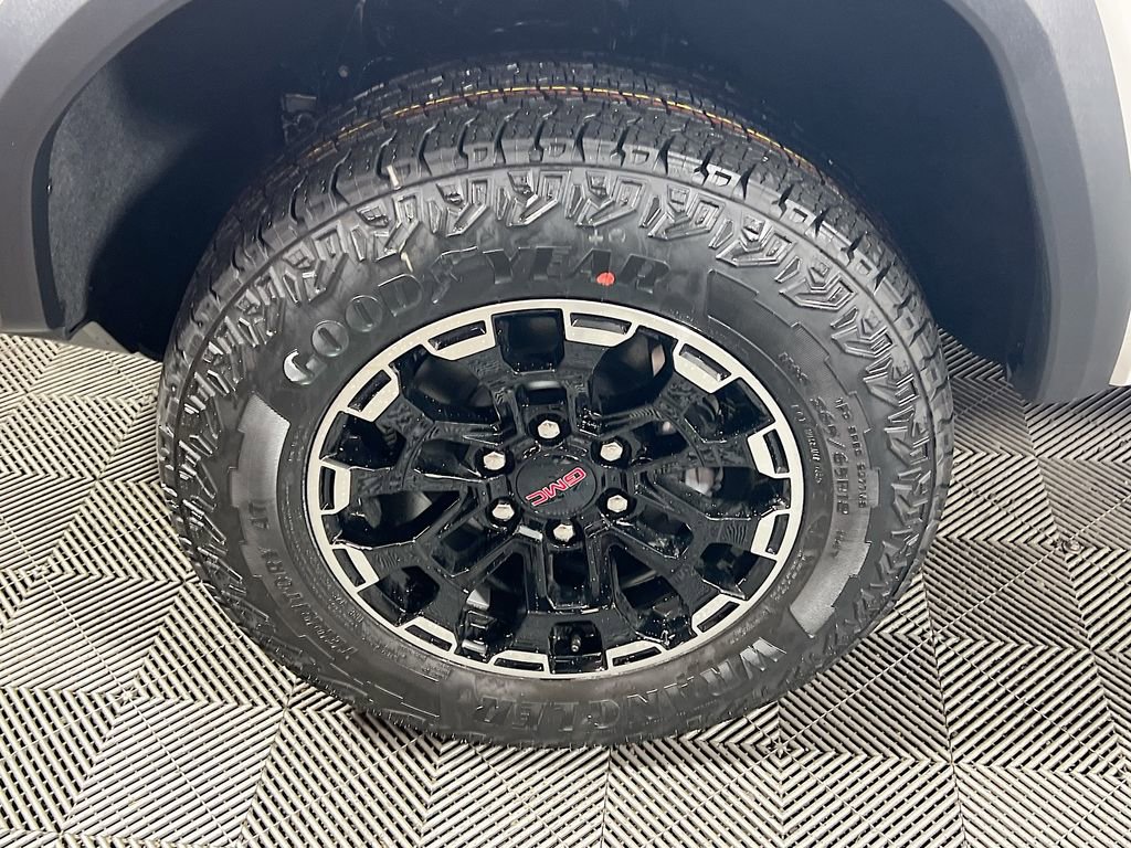 New 2026 GMC Canyon AT4 w/ Technology Plus Package AWD/4WD image 23