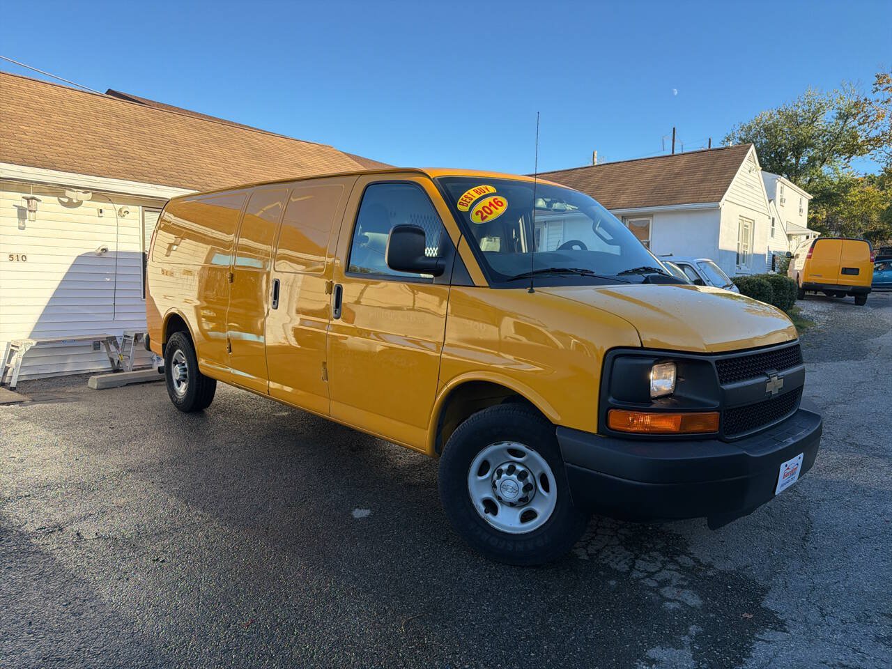 Used 2016 Chevrolet Express 2500 Extended RWD image 12