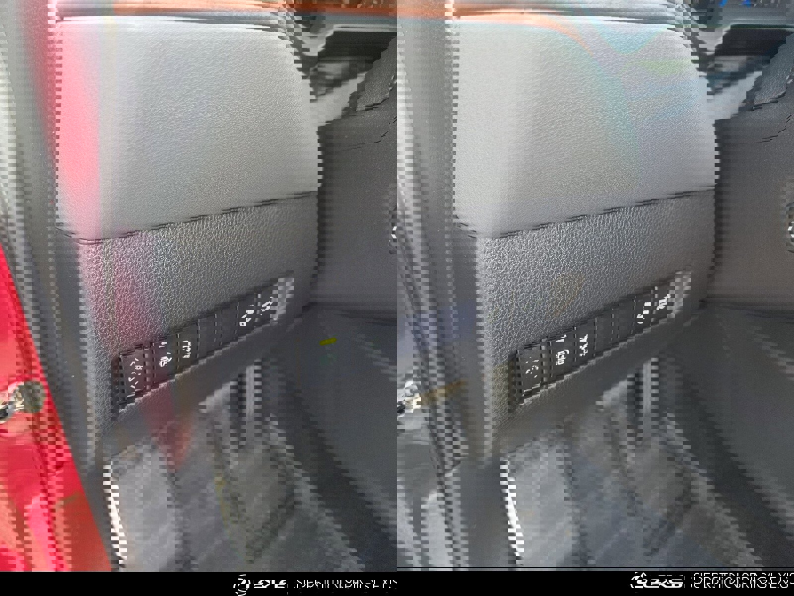 Used 2021 Toyota Venza XLE image 16