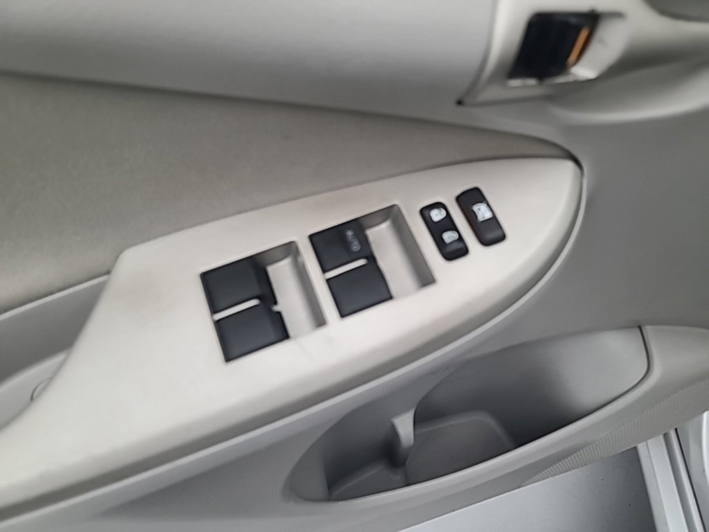 Used 2010 Toyota Corolla LE FWD image 20