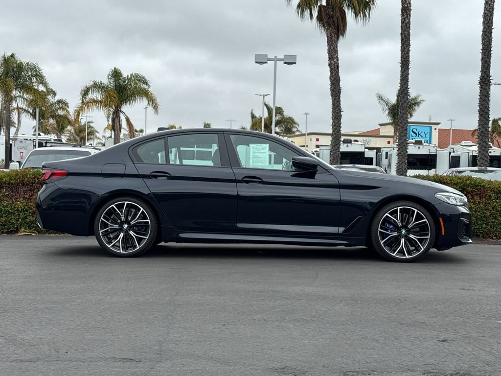 Used 2023 BMW 540i w/ M Sport Package RWD image 3