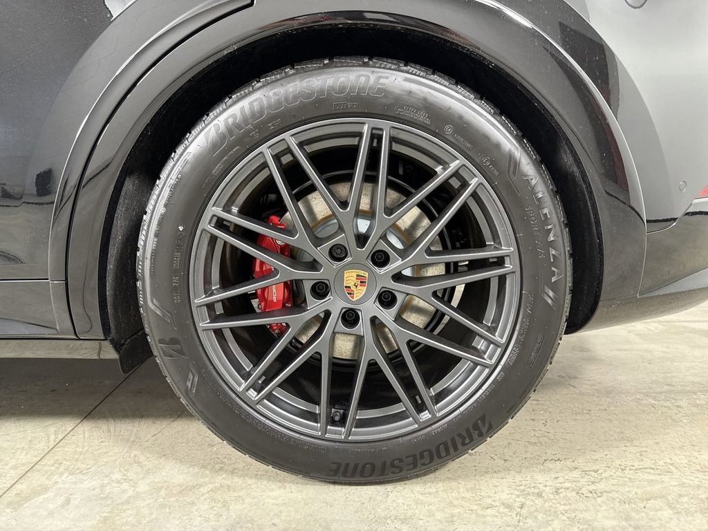 New 2026 Porsche Cayenne GTS image 14