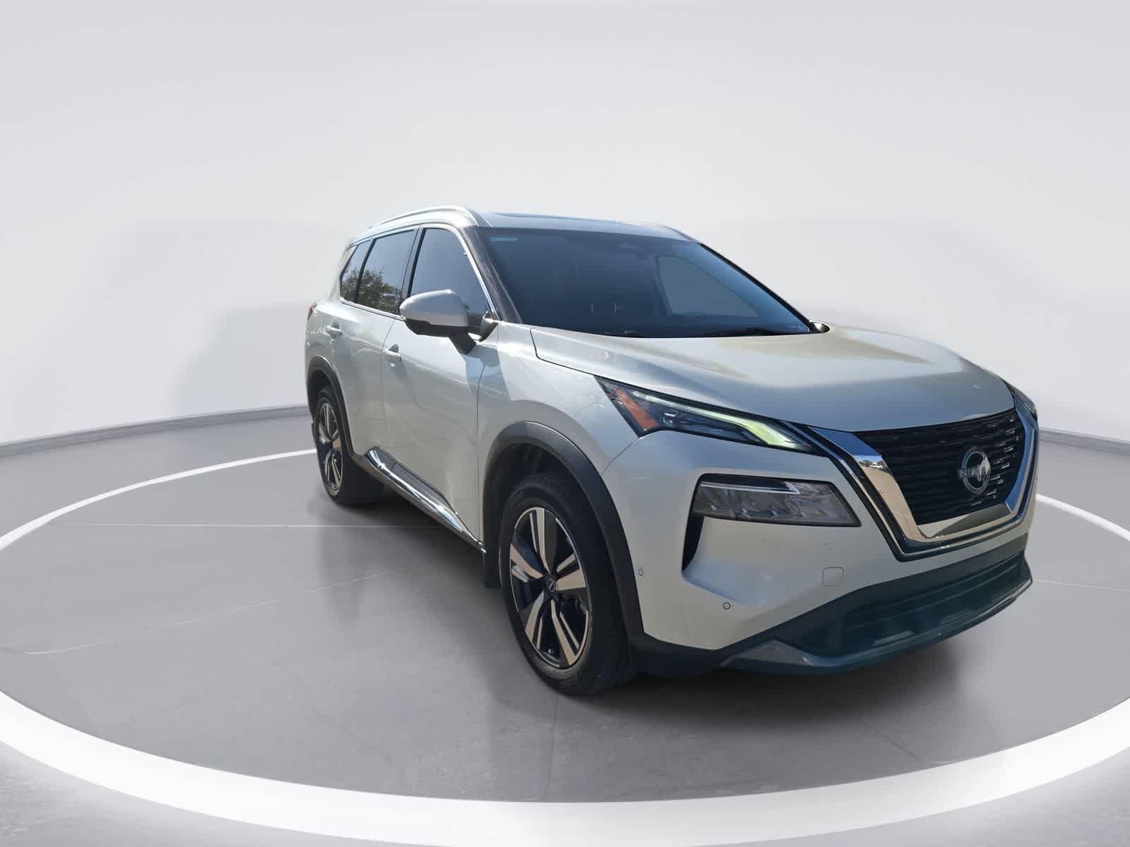 Used 2023 Nissan Rogue SL w/ SL Premium Package FWD image 2