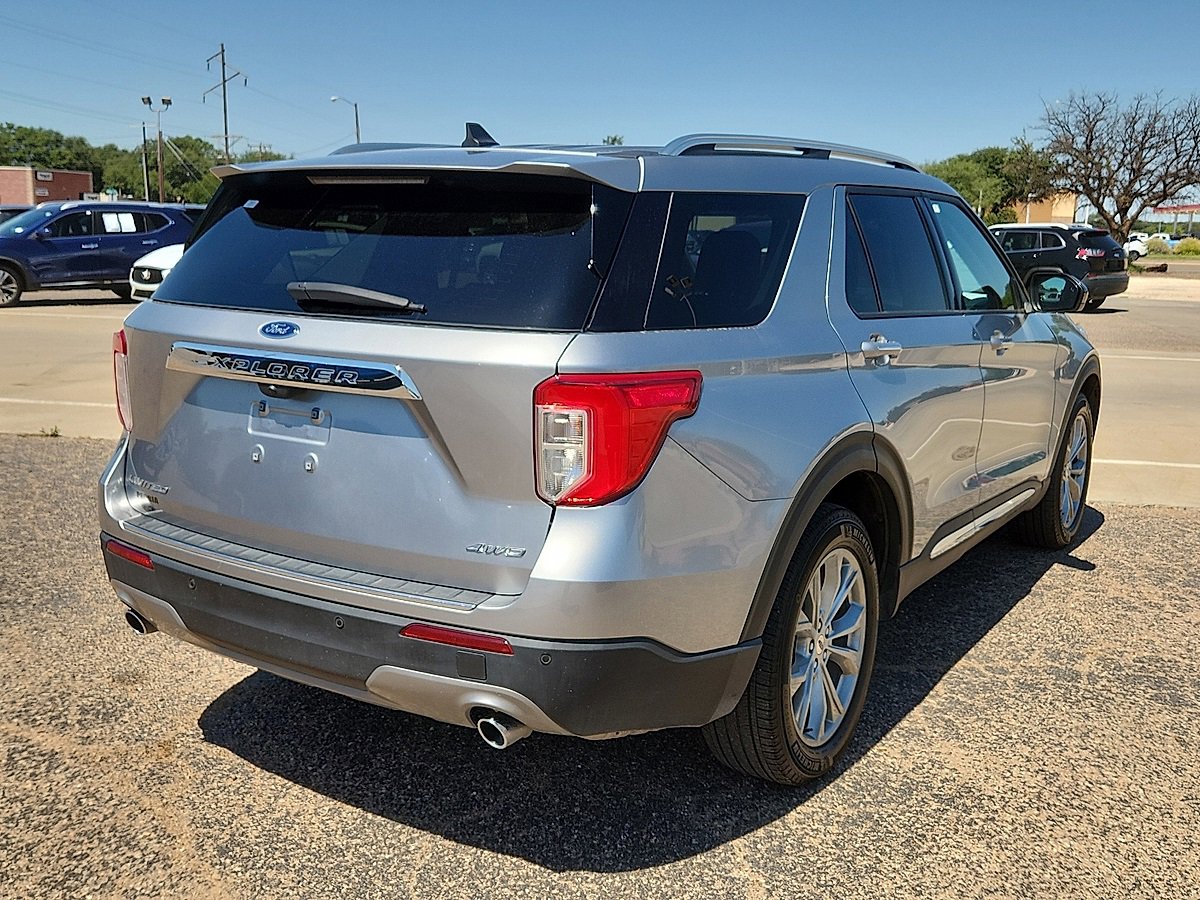 Used 2024 Ford Explorer Limited image 3