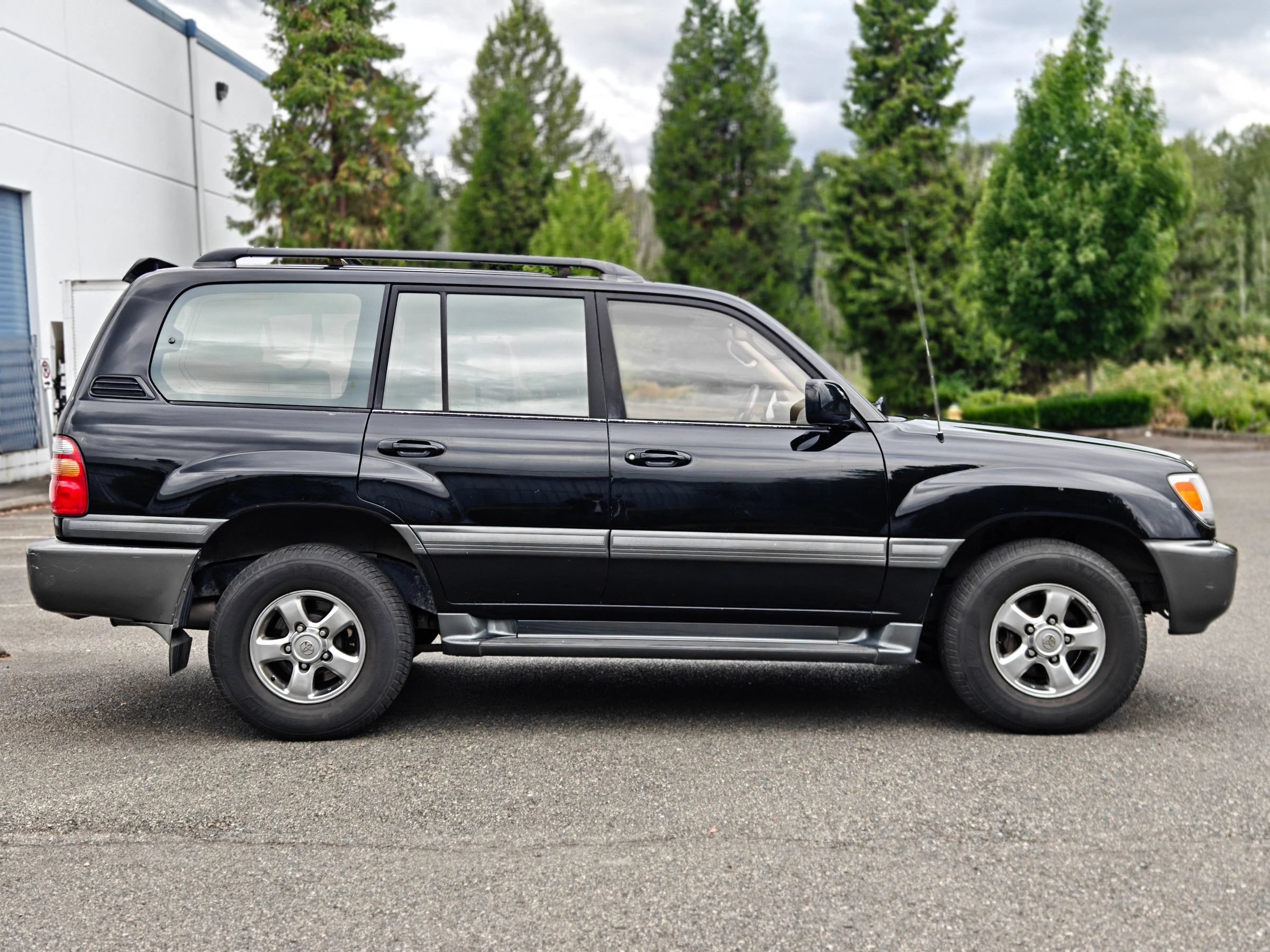 Used 2002 Toyota Land Cruiser AWD/4WD image 10