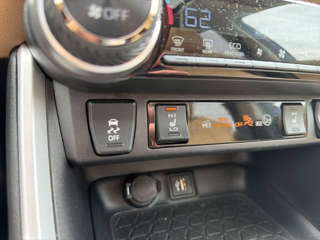 Used 2025 Toyota RAV4 XLE Premium w/ Weather Package AWD/4WD image 34