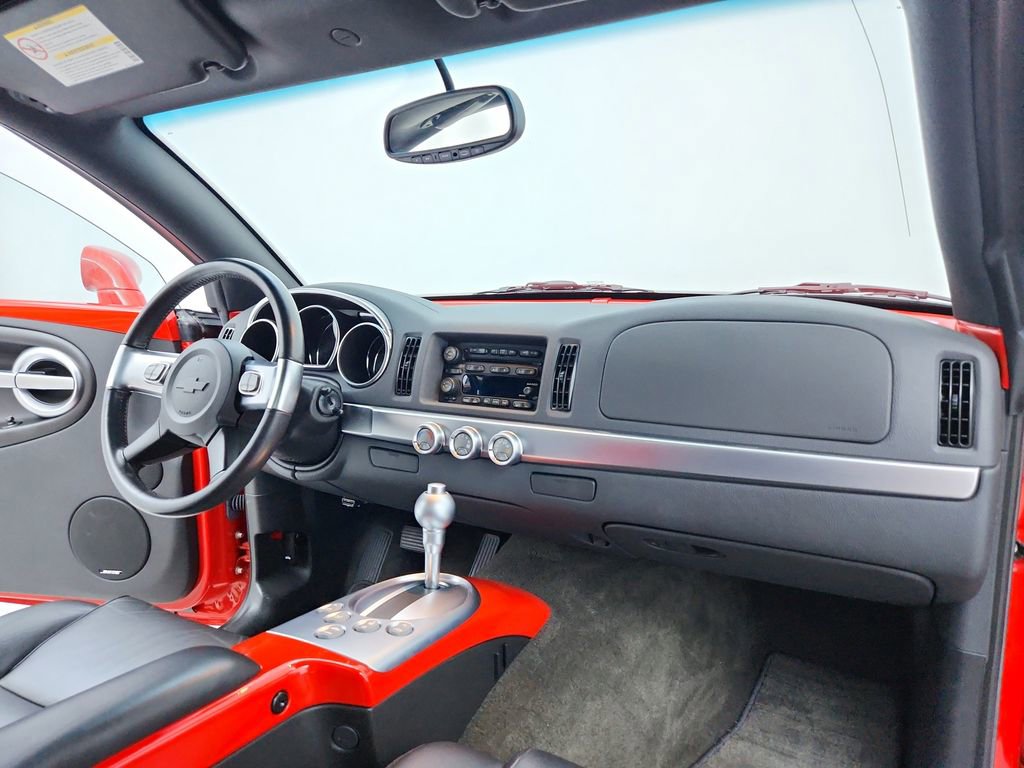 Used 2003 Chevrolet SSR w/ Preferred Equipment Group image 26