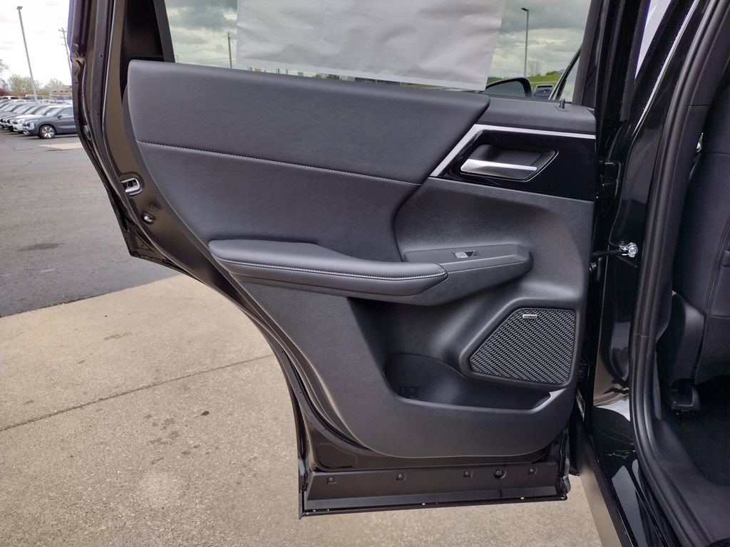 New 2026 Mitsubishi Outlander LE AWD/4WD image 30