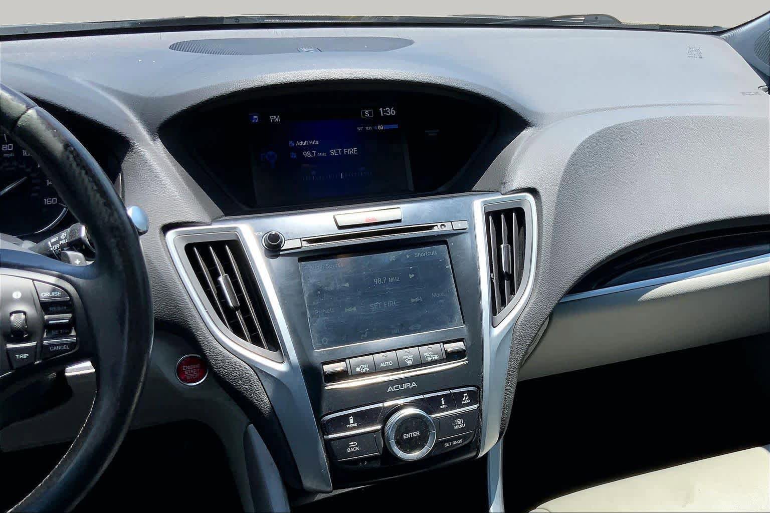 Used 2017 Acura TLX FWD image 7