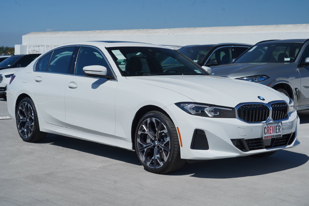New 2026 BMW 330i xDrive Sedan w/ Convenience Package AWD/4WD image 3