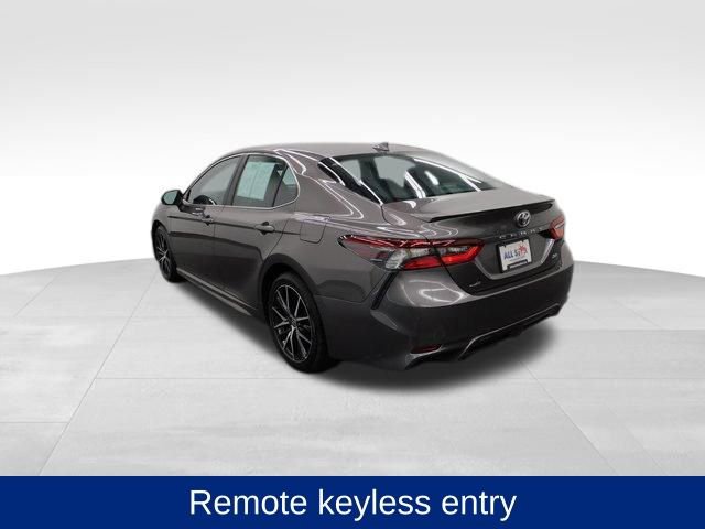 Used 2024 Toyota Camry SE image 14