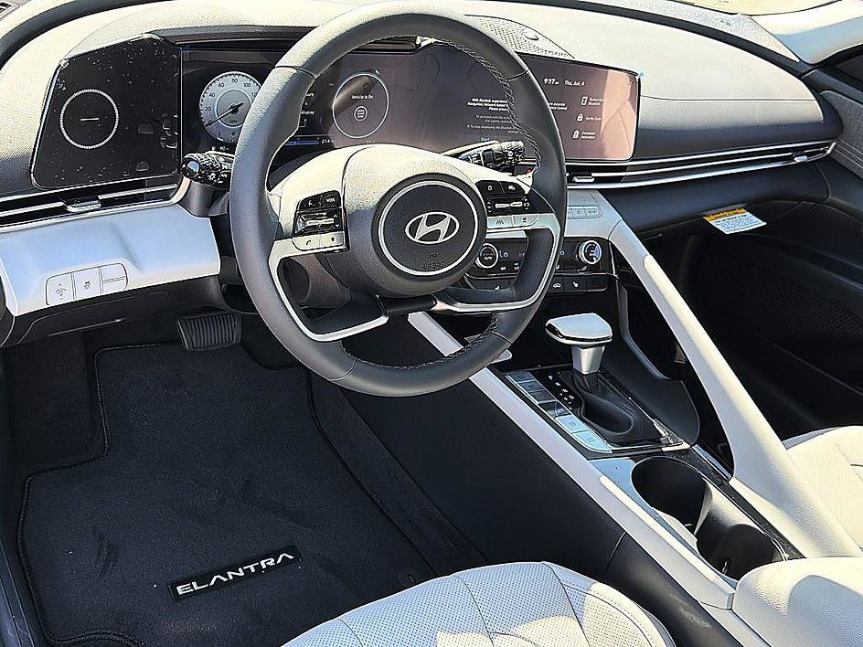 New 2026 Hyundai Elantra Limited FWD image 6