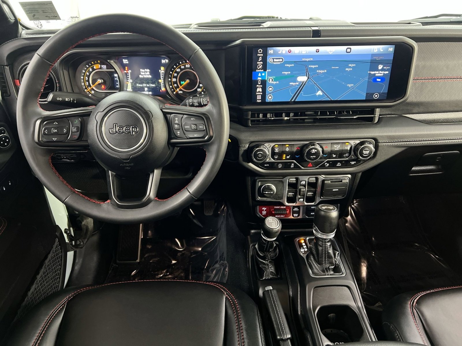 Used 2024 Jeep Wrangler Unlimited Rubicon w/ Technology Group image 27