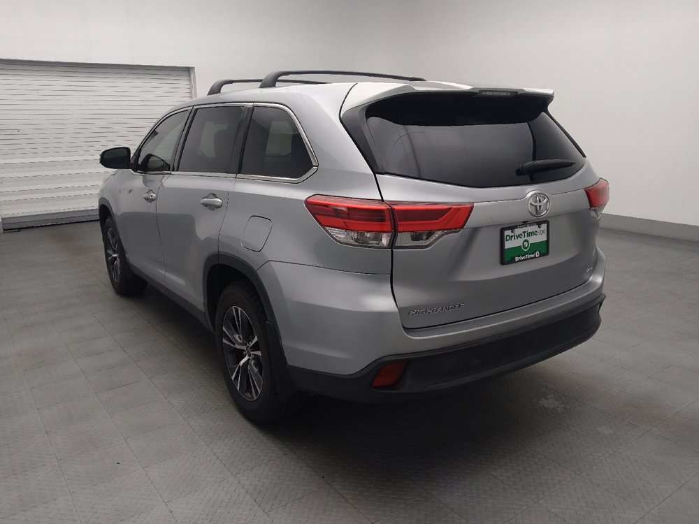 Used 2019 Toyota Highlander LE AWD/4WD image 5