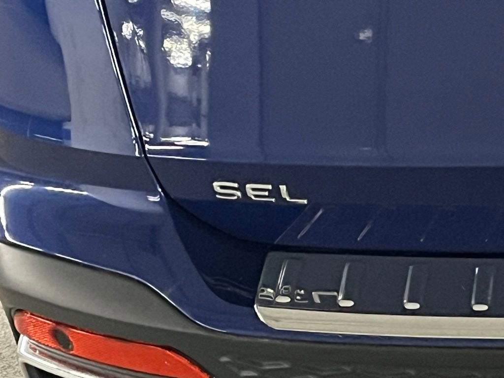 Used 2023 Volkswagen Taos SEL image 35