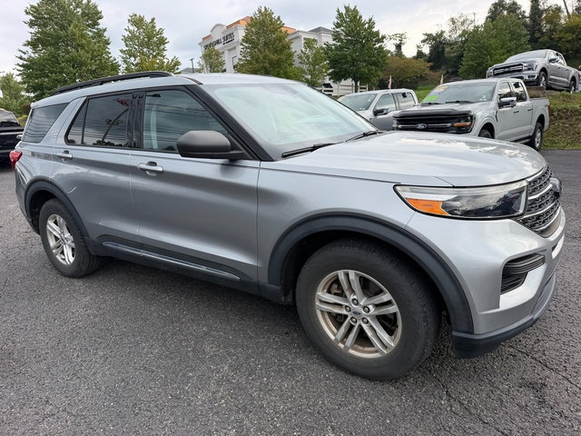 Used 2020 Ford Explorer XLT w/ Comfort Package AWD/4WD image 8