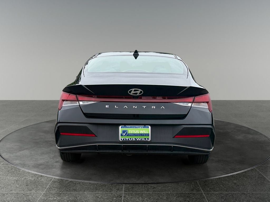 Used 2024 Hyundai Elantra SEL FWD image 8