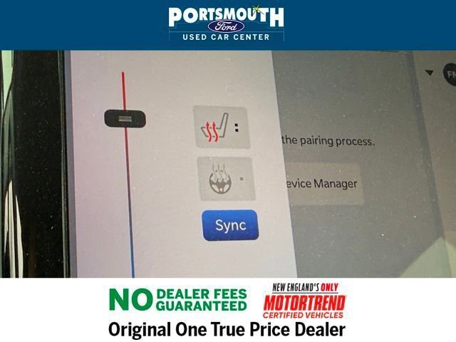 Used 2024 Chrysler Pacifica Touring-L image 11