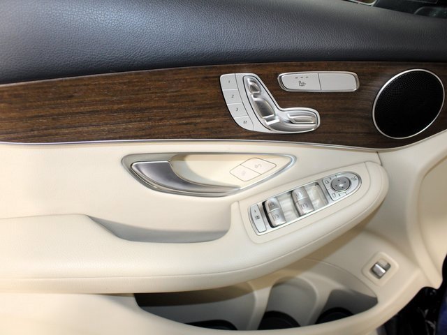 Used 2021 Mercedes-Benz GLC 300 4MATIC image 20