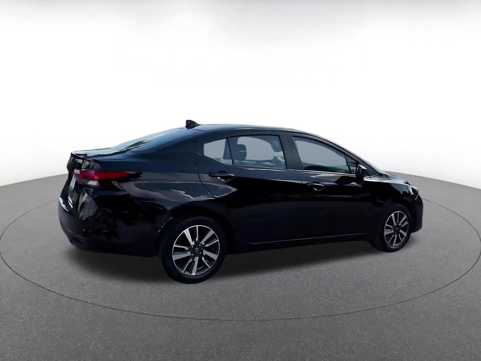 Used 2025 Nissan Versa SV FWD image 15