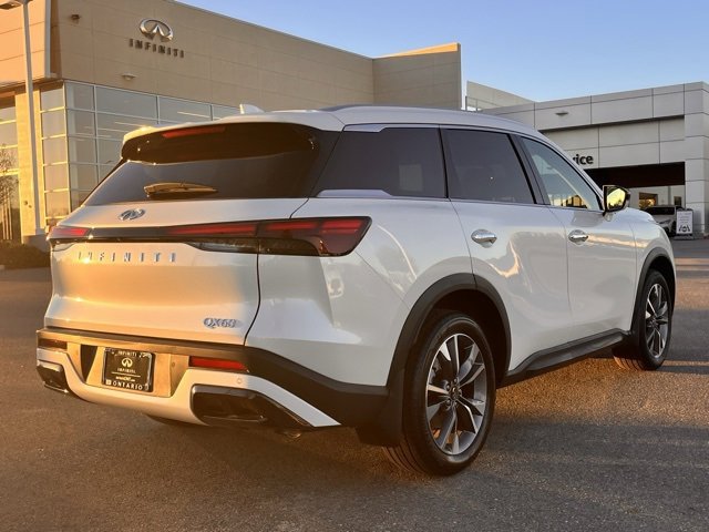 Certified 2025 INFINITI QX60 Luxe w/ Vision Package image 4