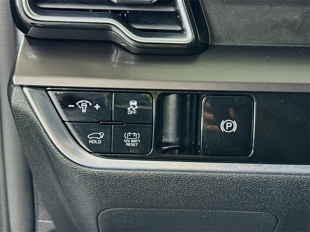 Certified 2023 Kia Sportage EX w/ EX Premium Package image 21
